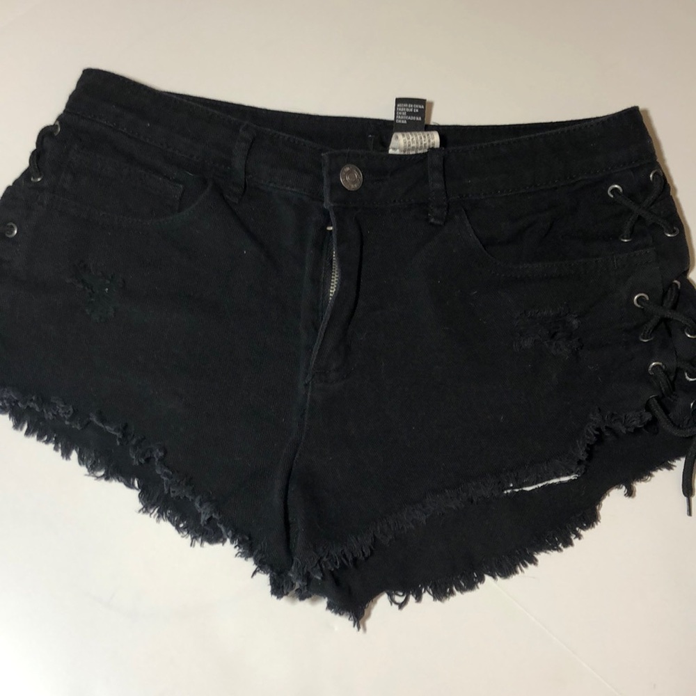 Distressed tie shorts - Picture 5 of 5